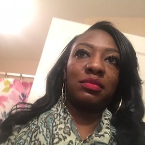 Meet your Posher, Ebonii